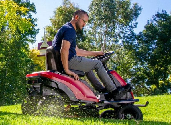 eS3000SD 30″ (76cm) Battery Powered Ride-On Mower
