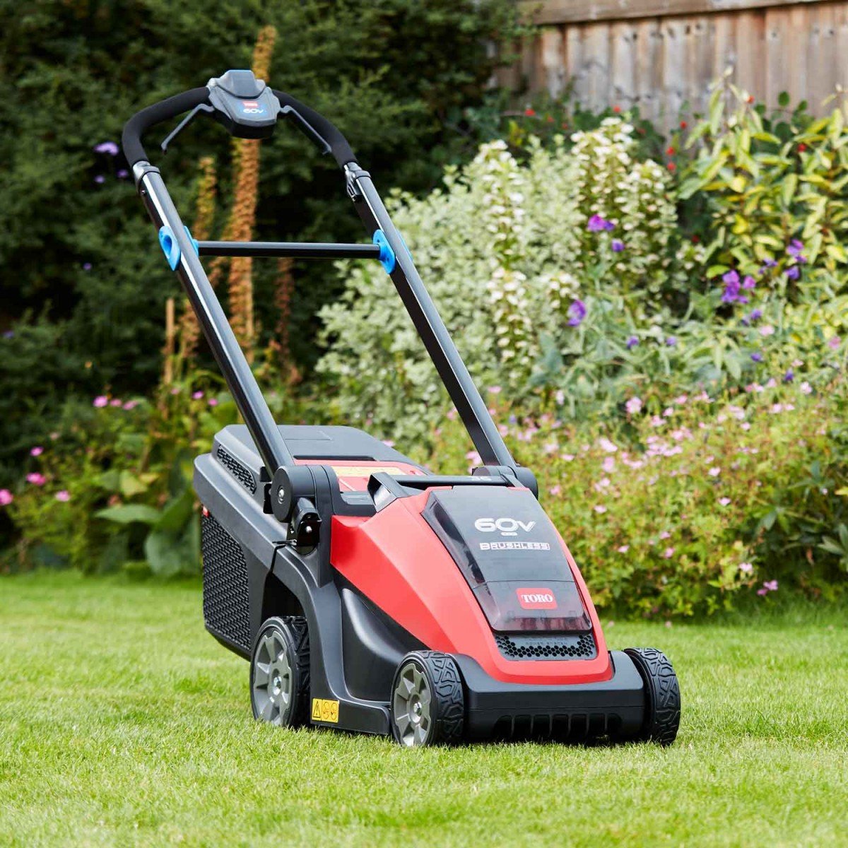 17″ (43 cm) eMulticycler Self-Propelled 60V MAX* Battery Mower