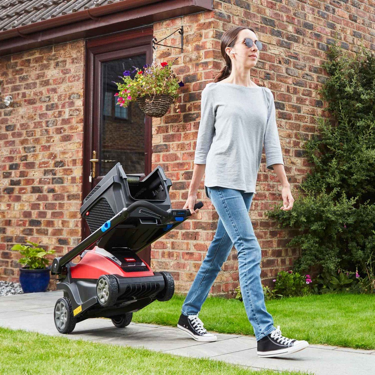14″ (36 cm) eMulticycler 60V MAX* Battery Mower