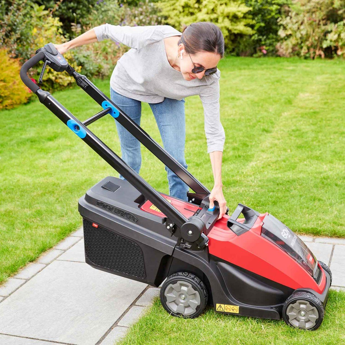 14″ (36 cm) eMulticycler 60V MAX* Battery Mower
